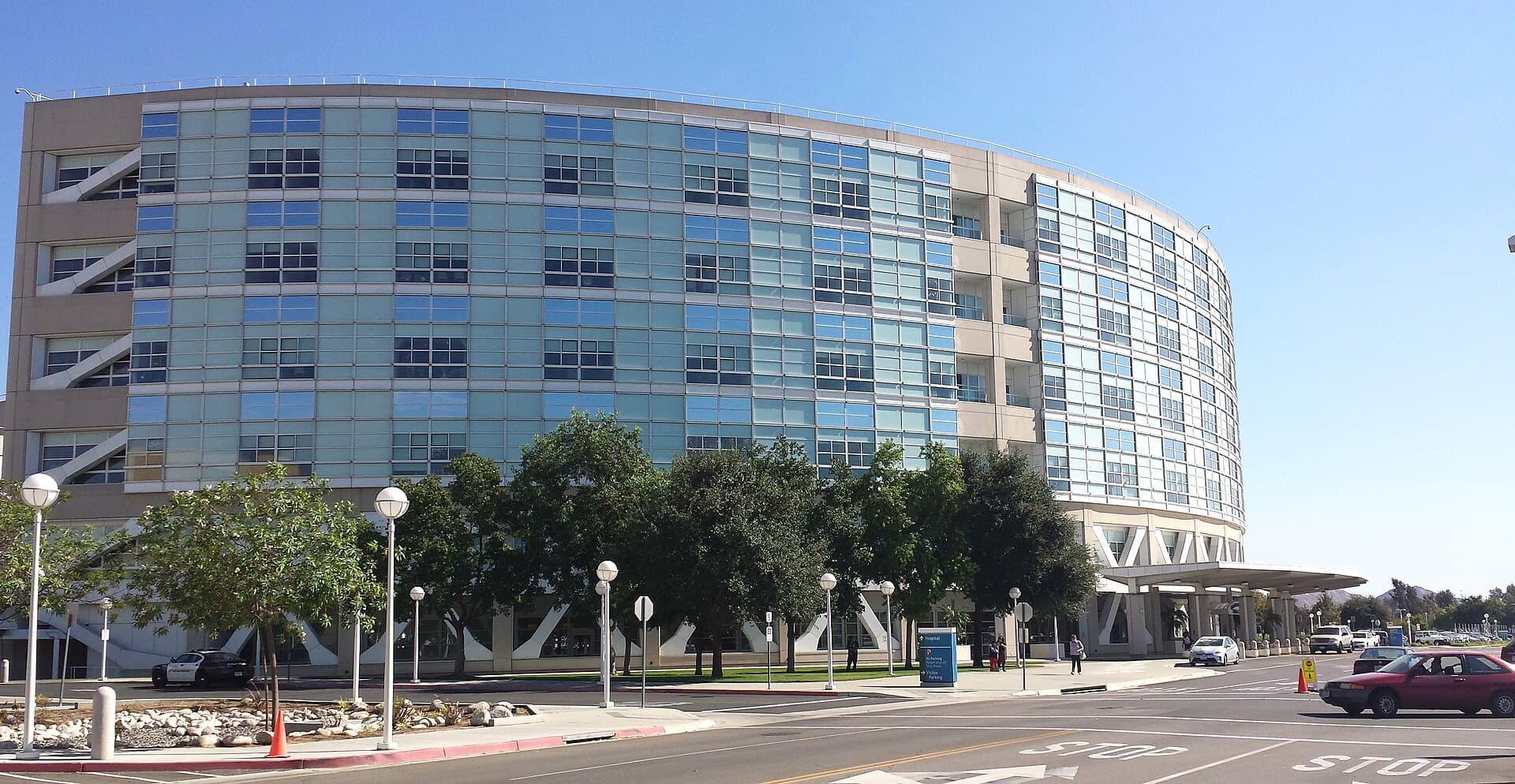 Arrowhead Regional Medical Center, San Bernardino County's public hospital in Colton, October 2013 (file photo)